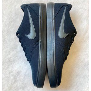 Nike Blackout Skate Shoes Sneakers Black Men 10 Women 11